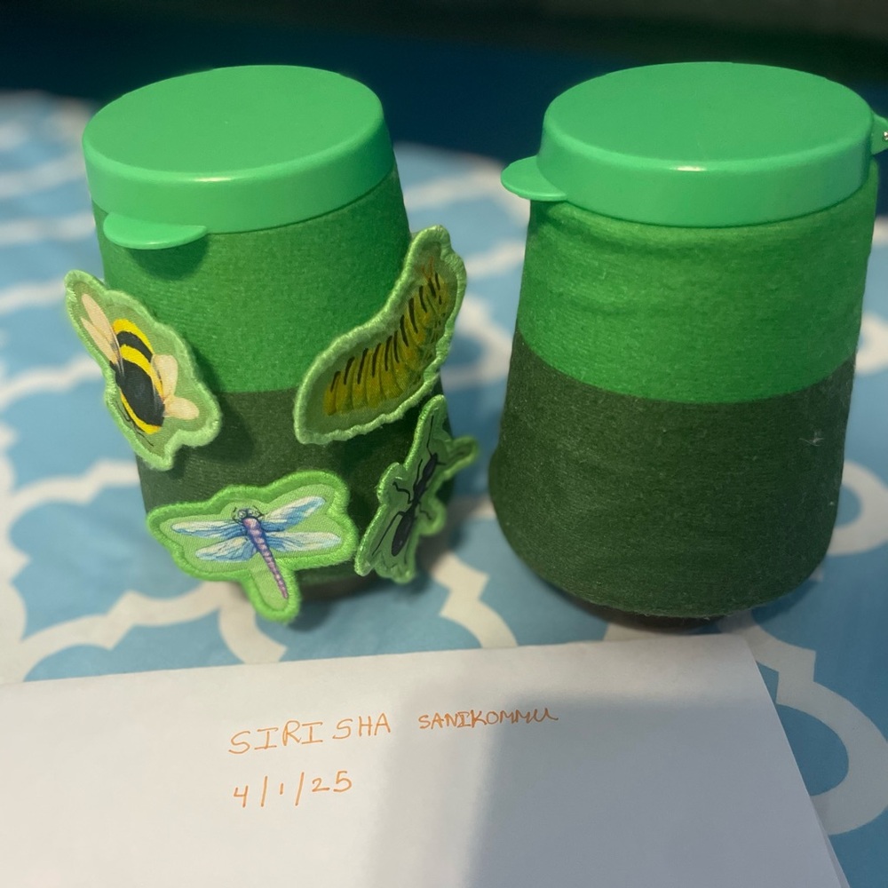 Lovevery fuzzy bug shrub comes with 4bugs